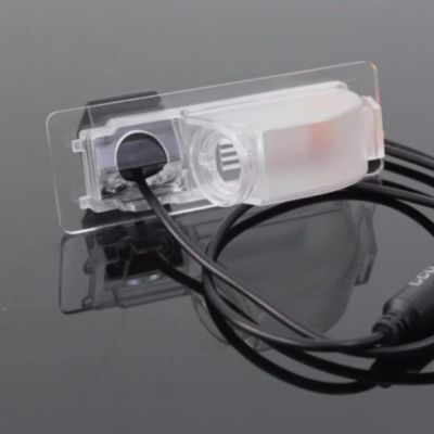 Camera video auto dedicata pentru mersul cu spatele compatibila cu VW New Santana 2013 unghi 150 de grade night vision 0 lux U2